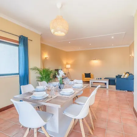 #071 Maria Luisa By Holidays Daire *